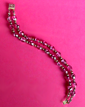a beautiful vintage costume jewelry bracelet unsigned