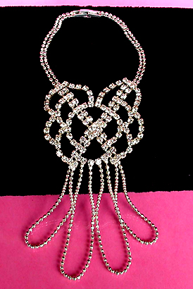 a beautiful vintage costume jewelry bracelet unsigned