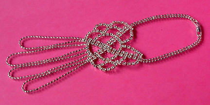 a beautiful vintage costume jewelry bracelet unsigned