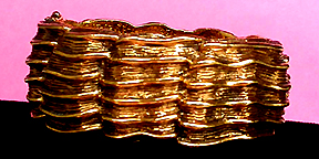 a beautiful vintage costume jewelry bracelet unsigned