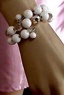 a beautiful vintage costume jewelry crystal rhinestone bracelet