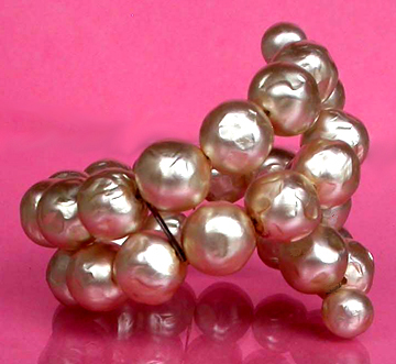 a beautiful vintage costume jewelry bracelet unsigned