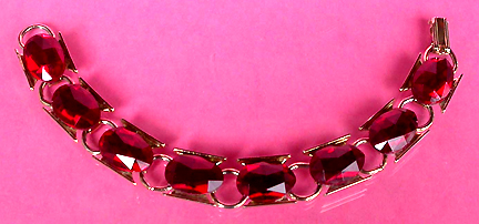 a beautiful vintage costume jewelry bracelet unsigned