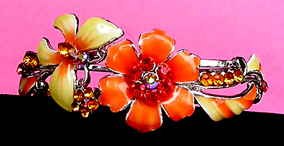 a beautiful vintage costume jewelry bracelet unsigned
