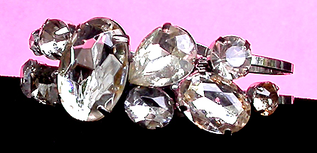 a beautiful vintage costume jewelry bracelet unsigned