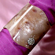 a beautiful vintage costume jewelry bracelet Unsigned