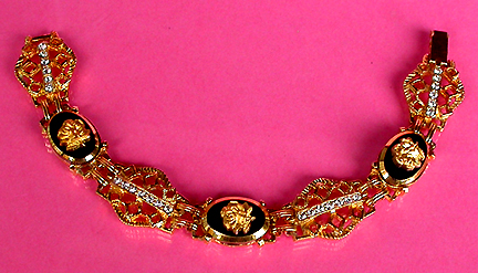 a beautiful vintage costume jewelry bracelet unsigned