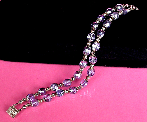 a beautiful vintage costume jewelry bracelet unsigned