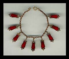 a beautiful vintage costume jewelry bracelet Unsigned