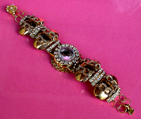 a beautiful vintage costume jewelry bracelet unsigned
