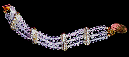 a beautiful vintage costume jewelry bracelet unsigned