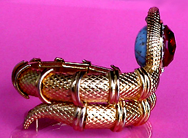 a beautiful vintage costume jewelry bracelet unsigned
