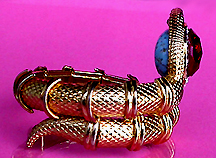 a beautiful vintage costume jewelry bracelet Unsigned