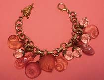a beautiful vintage costume jewelry bracelet Unsigned
