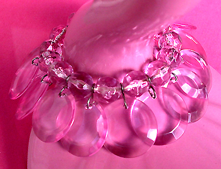 a beautiful vintage costume jewelry bracelet unsigned