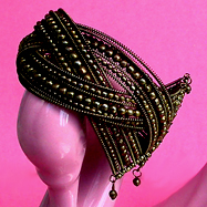 a beautiful vintage costume jewelry bracelet Unsigned