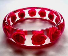 a beautiful vintage costume jewelry bracelet Unsigned