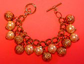 a beautiful vintage costume jewelry bracelet Unsigned