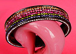 a beautiful vintage costume jewelry bracelet Unsigned