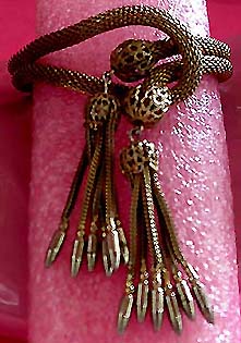 a beautiful vintage costume jewelry bracelet unsigned