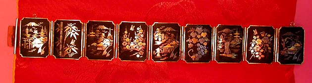 a beautiful vintage costume jewelry bracelet unsigned