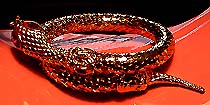 a beautiful vintage costume jewelry bracelet Unsigned