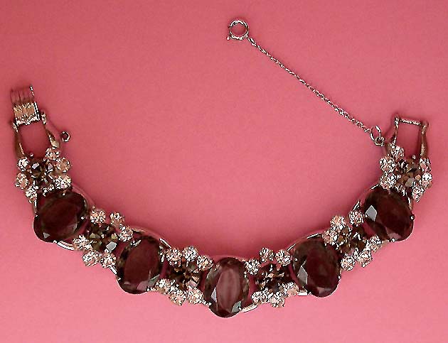 a beautiful vintage costume jewelry rhinestone bracelet
