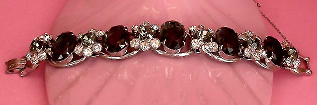 a beautiful vintage costume jewelry rhinestone bracelet