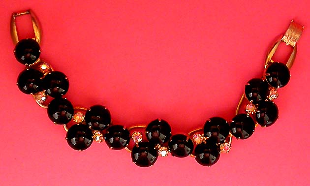 a beautiful vintage costume jewelry rhinestone bracelet