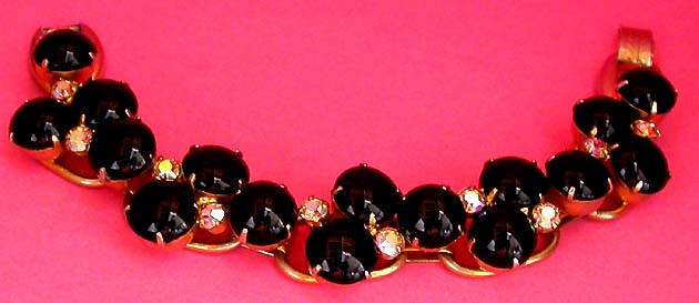 a beautiful vintage costume jewelry rhinestone bracelet