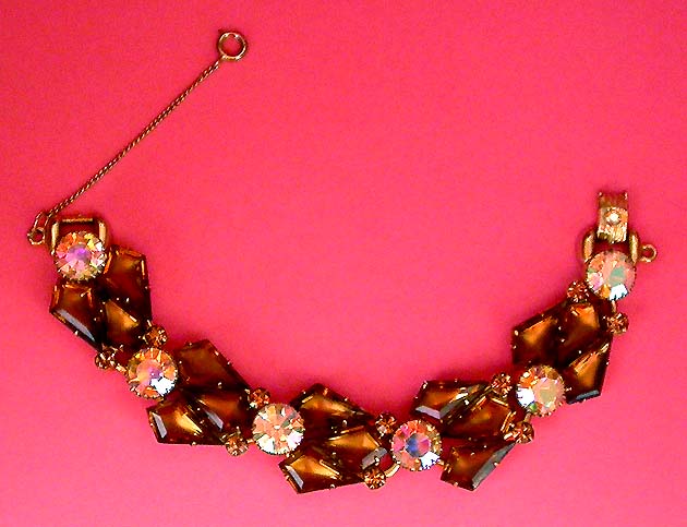 a beautiful vintage costume jewelry rhinestone bracelet