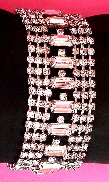 a beautiful vintage costume jewelry rhinestone bracelet