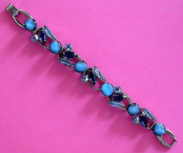 a beautiful vintage costume jewelry bracelet unsigned