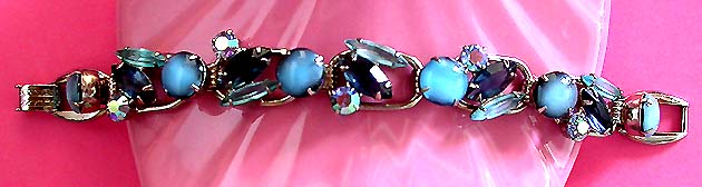 a beautiful vintage costume jewelry bracelet unsigned