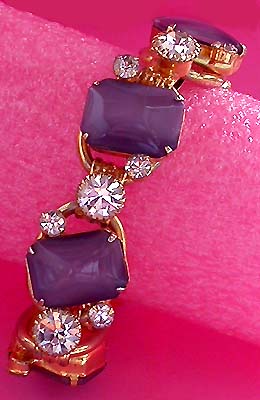 a beautiful vintage costume jewelry bracelet unsigned