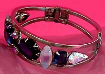 a beautiful vintage costume jewelry crystal rhinestone bracelet