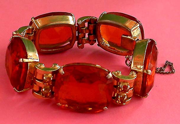 a beautiful vintage costume jewelry bracelet unsigned