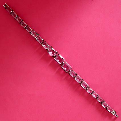 a beautiful vintage costume jewelry bracelet unsigned
