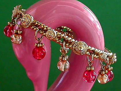 a beautiful vintage costume jewelry bracelet unsigned