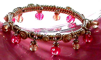 a beautiful vintage costume jewelry bracelet unsigned
