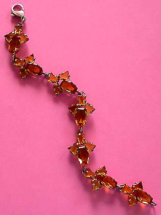 a beautiful vintage costume jewelry bracelet unsigned