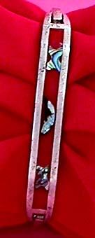 a beautiful vintage costume jewelry bracelet unsigned