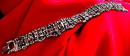 a beautiful vintage costume jewelry crystal rhinestone bracelet
