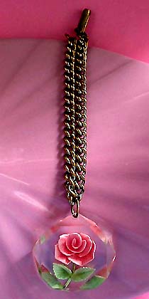a beautiful vintage costume jewelry bracelet unsigned
