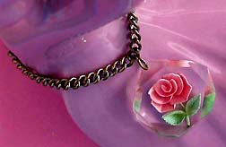 a beautiful vintage costume jewelry gold tone vintage bracelet