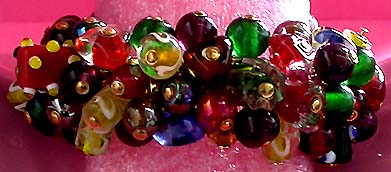 a beautiful vintage costume jewelry bracelet unsigned