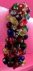 a beautiful vintage costume jewelry bracelet unsigned