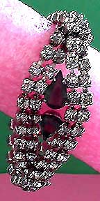 a beautiful vintage costume jewelry bracelet unsigned