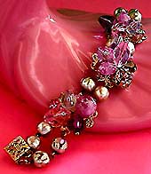 a beautiful vintage costume jewelry crystal rhinestone bracelet