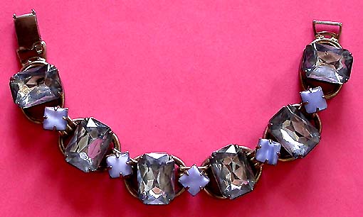 a beautiful vintage costume jewelry bracelet unsigned